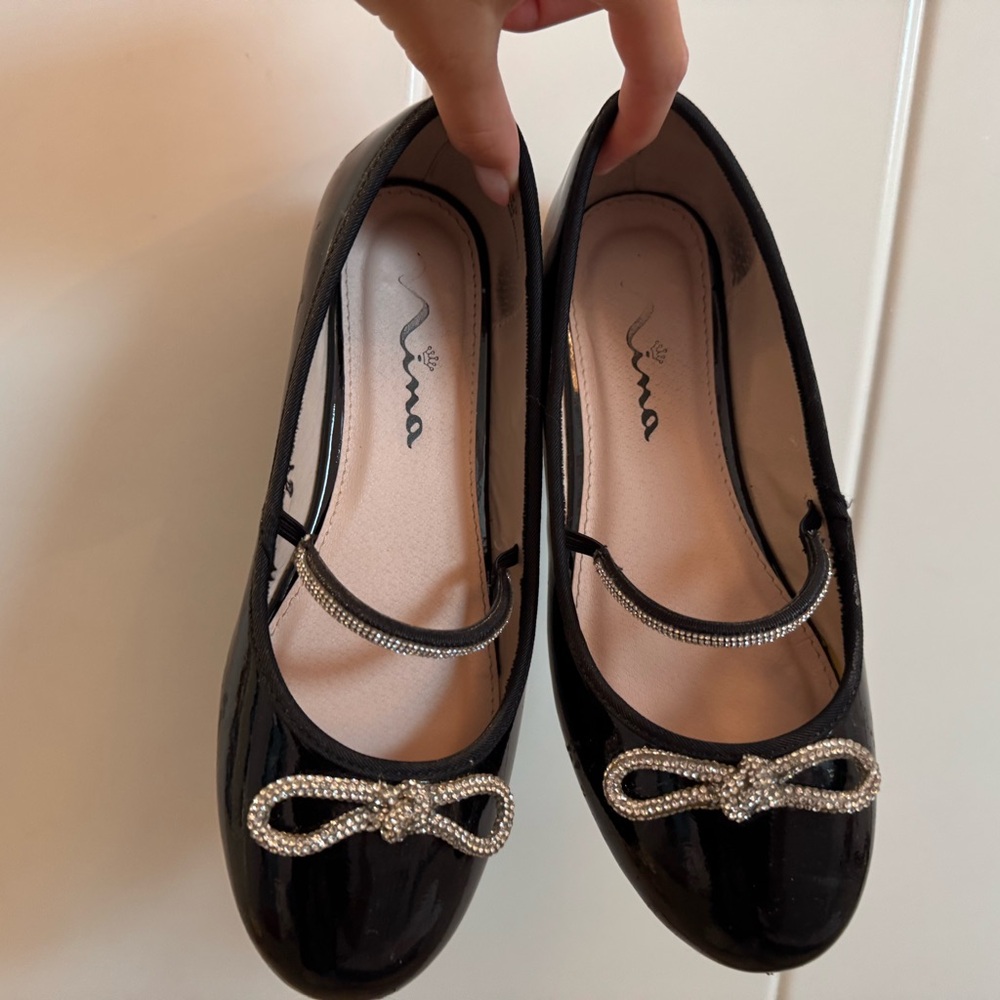 Girls Black Nina Dress Shoes (size 5)